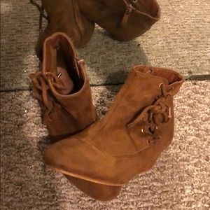 Girls Brown bootie boots sz 3